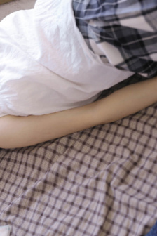 男男GAYGAYS熟睡入侵视频