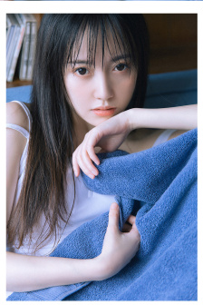 美女打扑克